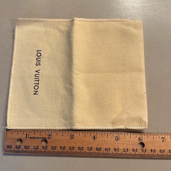 Louis Vuitton dust bag for small wallet or key holder. New condition - Picture 4 of 4
